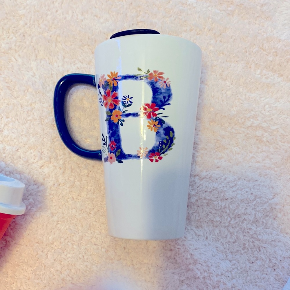 “B” mug
